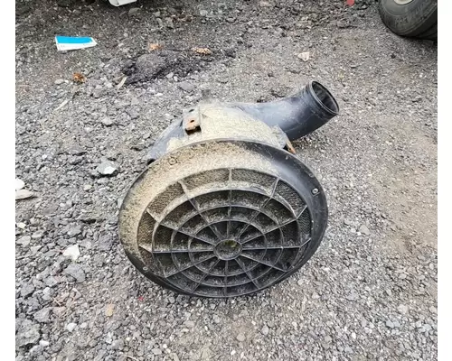 Freightliner 114SD Air Cleaner