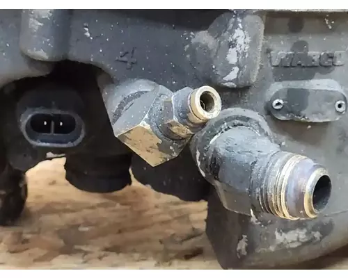 Freightliner 114SD Air Drier
