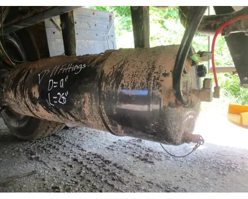 Freightliner 114SD Air Tank