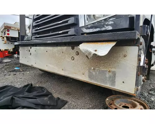 Freightliner 114SD Bumper Assembly, Front