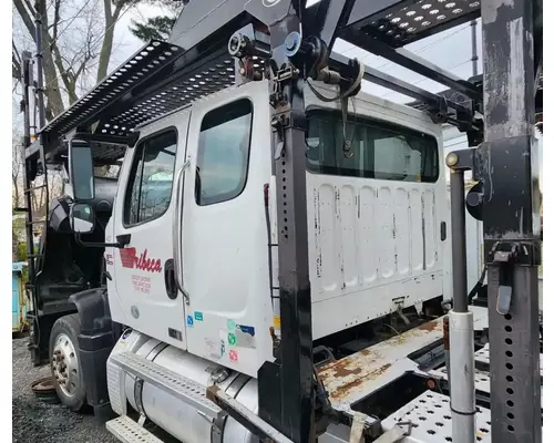 Freightliner 114SD Cab