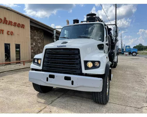 Freightliner 114SD Complete Vehicle