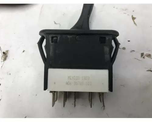 Freightliner 114SD DashConsole Switch