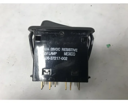 Freightliner 114SD DashConsole Switch