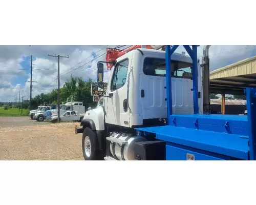 Freightliner 114SD Equipment (Whole Vehicle)