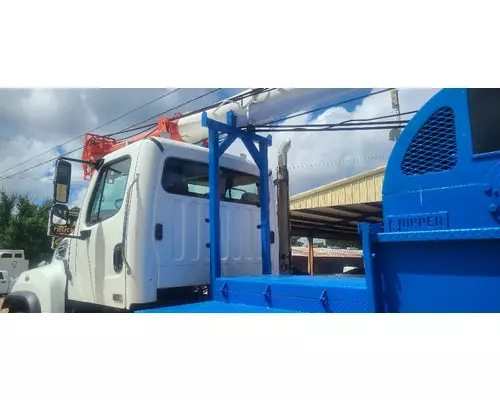 Freightliner 114SD Equipment (Whole Vehicle)
