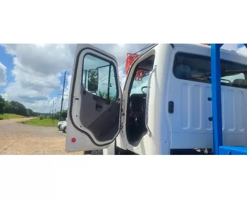 Freightliner 114SD Equipment (Whole Vehicle)