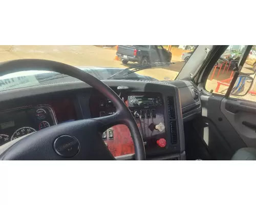 Freightliner 114SD Equipment (Whole Vehicle)