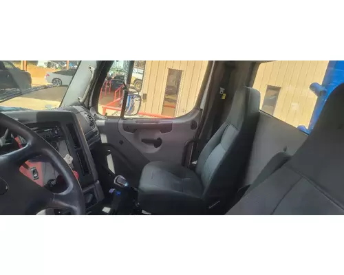 Freightliner 114SD Equipment (Whole Vehicle)