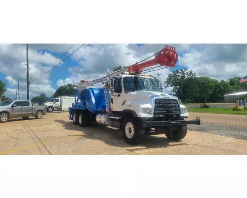 Freightliner 114SD Equipment (Whole Vehicle)