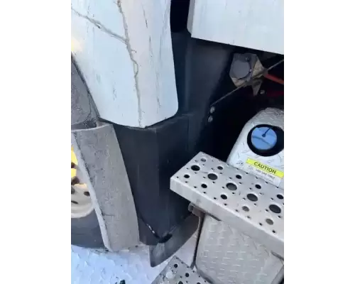 Freightliner 114SD Fender Extension