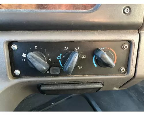 Freightliner 114SD Heater & AC Temperature Control