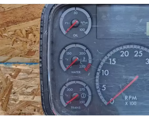 Freightliner 114SD Instrument Cluster