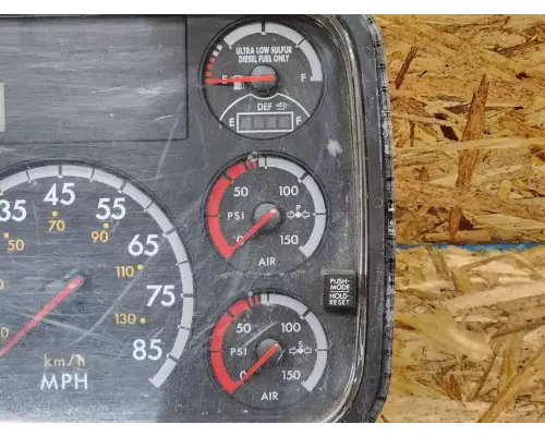 Freightliner 114SD Instrument Cluster