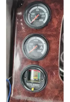 Freightliner 114SD Instrument Cluster