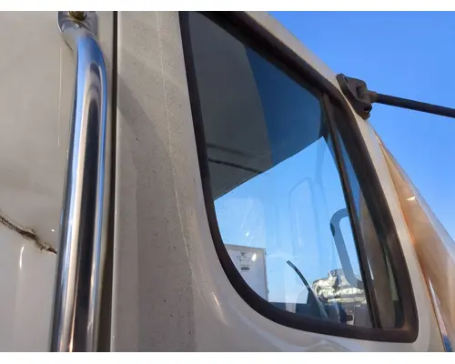 Door Glass, Front FREIGHTLINER 114SD Salvage City Inc.