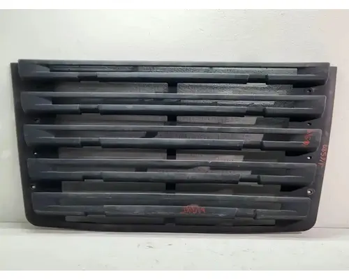 Grille Freightliner 114SD Complete Recycling Group LLC