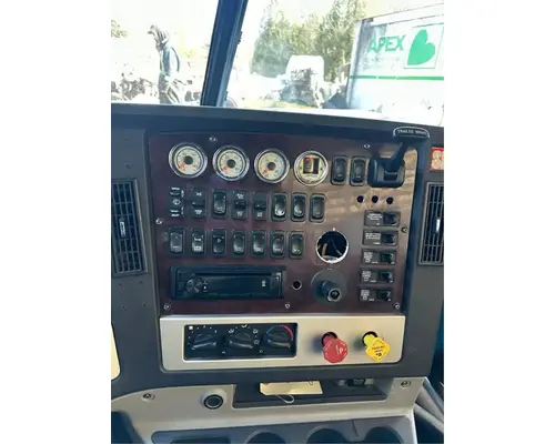Freightliner 122SD Cab