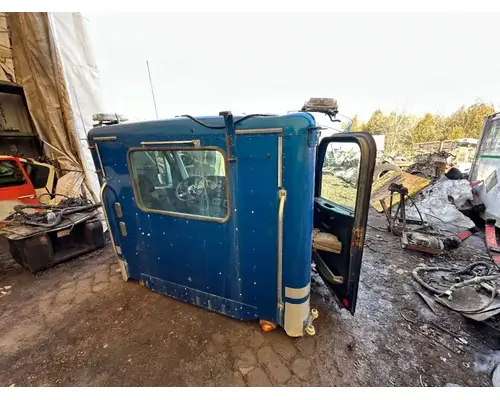 Freightliner 122SD Cab