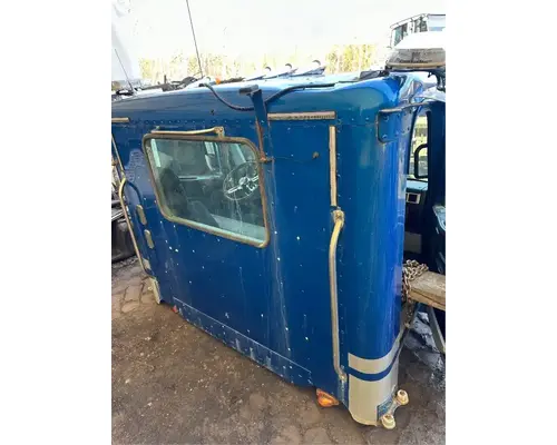 Freightliner 122SD Cab