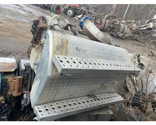 Freightliner 122SD DPF (Diesel Particulate Filter)