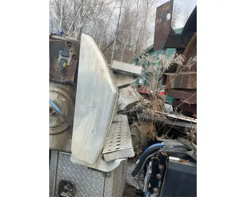 Freightliner 122SD DPF (Diesel Particulate Filter)