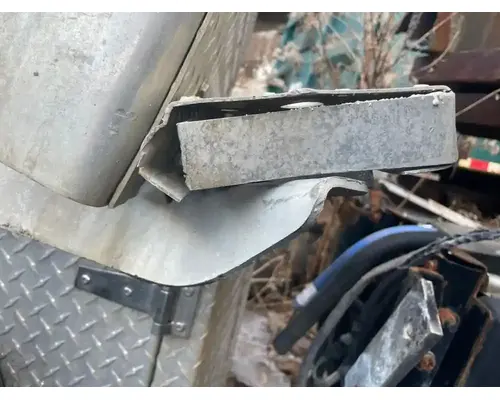 Freightliner 122SD DPF (Diesel Particulate Filter)