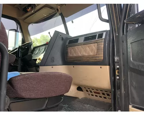 Freightliner 122SD Dash Assembly