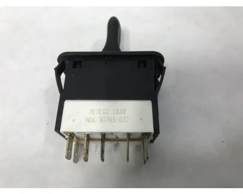 Freightliner 122SD DashConsole Switch