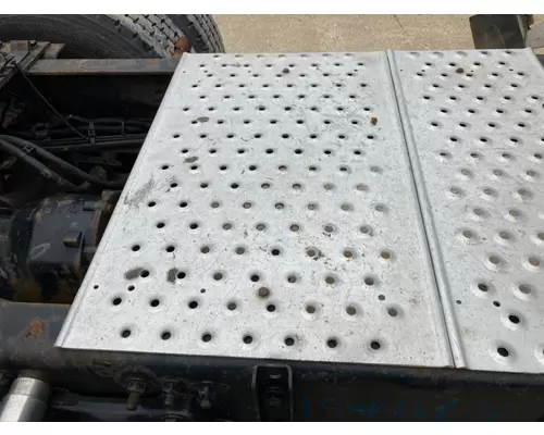 Freightliner 122SD Deckplate