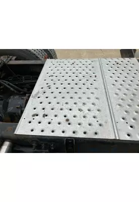 Freightliner 122SD Deckplate