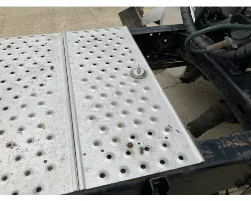 Freightliner 122SD Deckplate