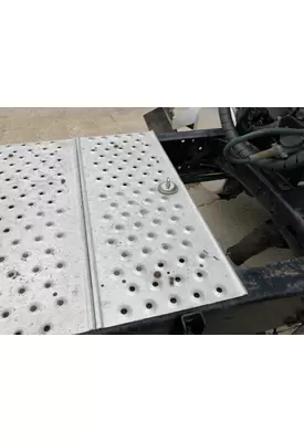 Freightliner 122SD Deckplate