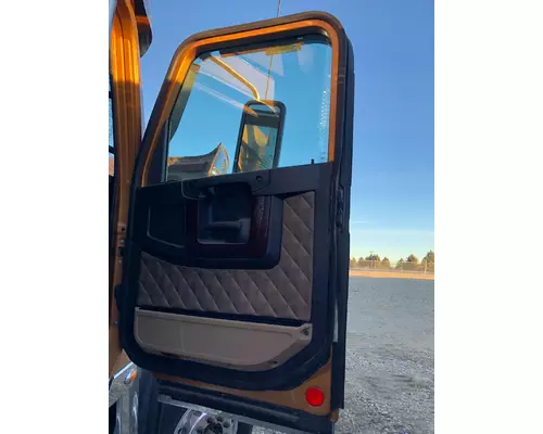 Freightliner 122SD Door Assembly, Front