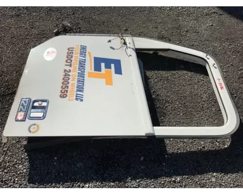 Freightliner 122SD Door Assembly, Front