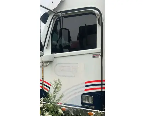Freightliner 122SD Door Assembly, Front