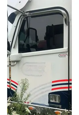 Freightliner 122SD Door Assembly, Front