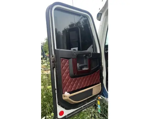 Freightliner 122SD Door Assembly, Front