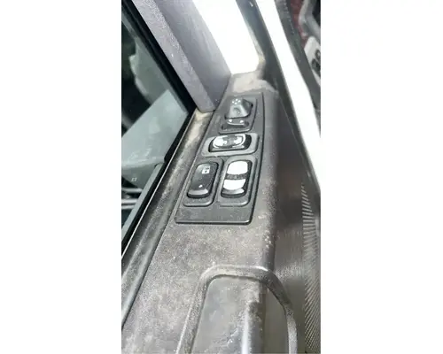 Freightliner 122SD Door Assembly, Front