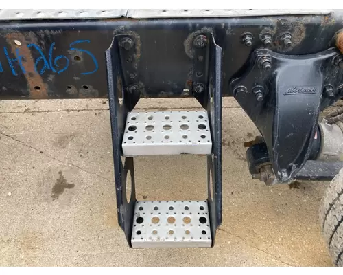 Freightliner 122SD Engine Brackets, Misc.