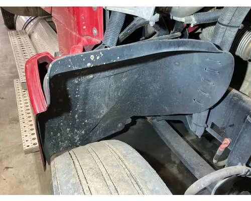 Freightliner 122SD Fender