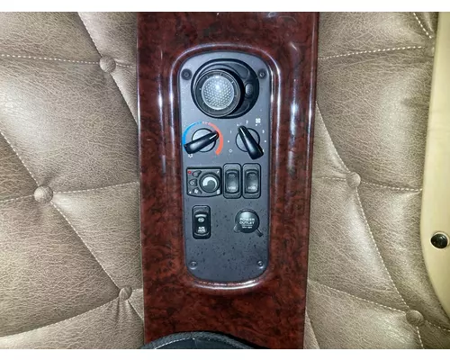 Freightliner 122SD Sleeper Controls