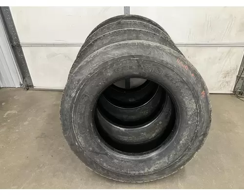 Freightliner 122SD Tires