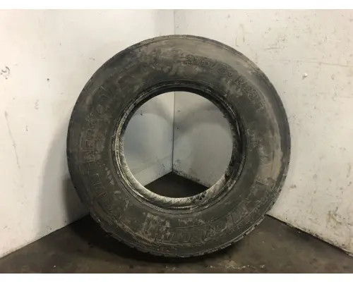 Freightliner 122SD Tires