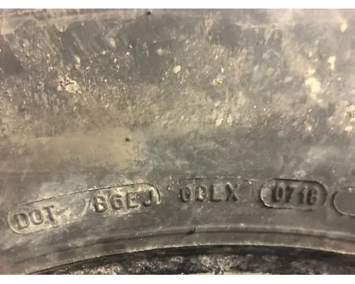 Freightliner 122SD Tires