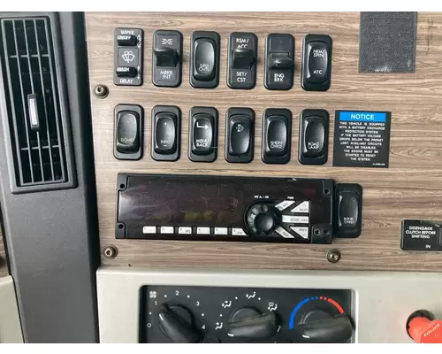 Radio Freightliner 122SD Vander Haags Inc Kc