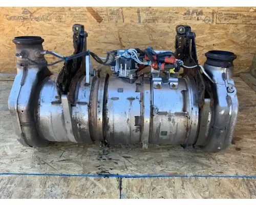 DPF (Diesel Particulate Filter) Freightliner 122SD Complete Recycling Group LLC