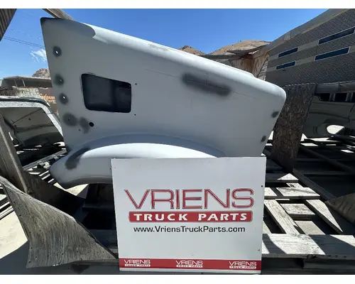 Hood FREIGHTLINER 122SD Vriens Truck Parts