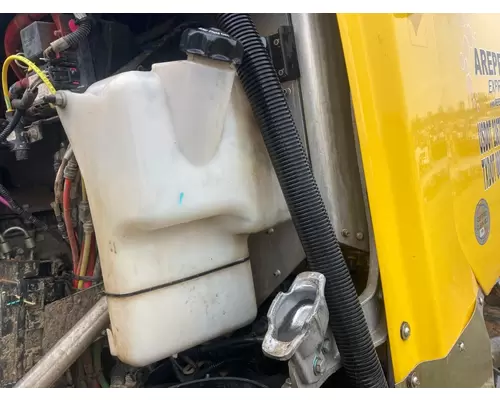 Windshield Washer Reservoir Freightliner 122SD Vander Haags Inc Kc