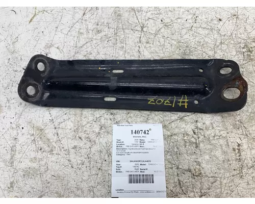 Brackets, Misc. FREIGHTLINER 15-27733-000 West Side Truck Parts